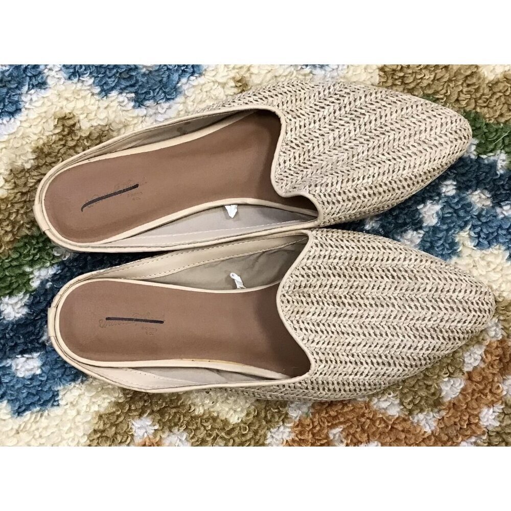 Universal Threads Tan Slide Shoes Womans Size 11
